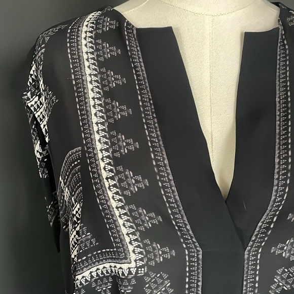 BCBG tunic high low flowy fabric - Picture 2 of 5